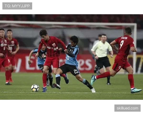 克罗斯如何通过出球效率主导关键战中场并压制对手防线