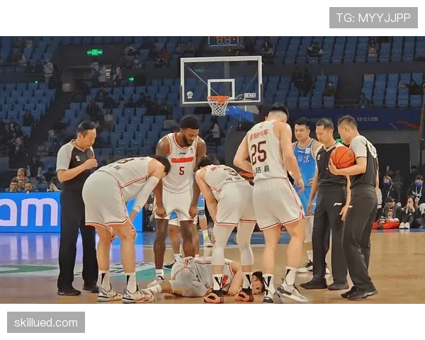 格列兹曼前场枢纽作用如何影响球队组织结构