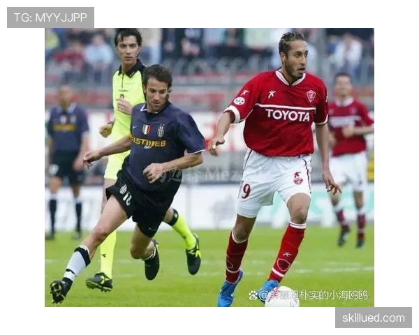 德尔皮耶罗与伊布弧线射门撕裂防线的关键战表现差异分析