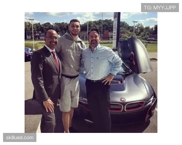 乔恩·琼斯赛后直接换豪车，跟训练服倒是格格不入啊这配置也太让人羡慕了